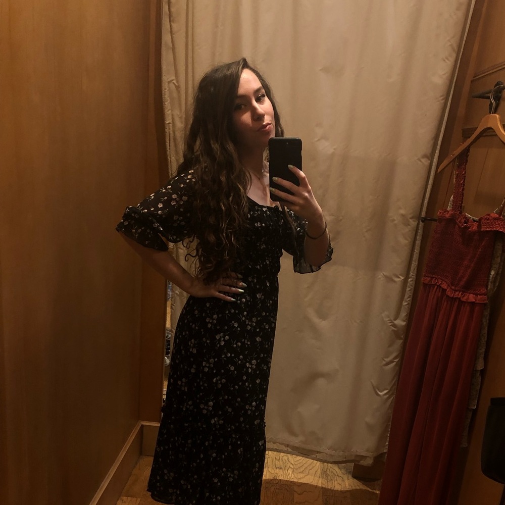 Meet your Posher, Elise